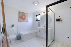 Unit 3/132 Kate St Carina QLD 4152, Australia