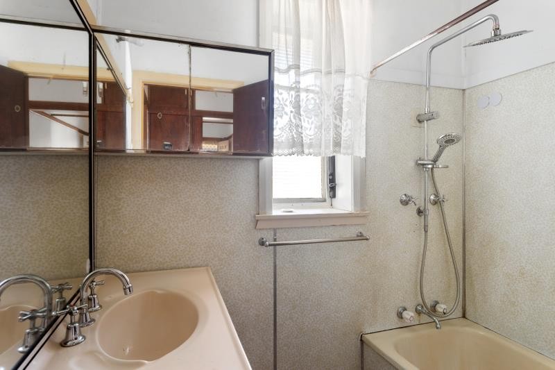 45 King St Woody Point QLD 4019, Australia