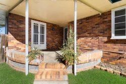 45 King St Woody Point QLD 4019, Australia