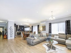 8 Greendale Pl Kelmscott WA 6111, Australia