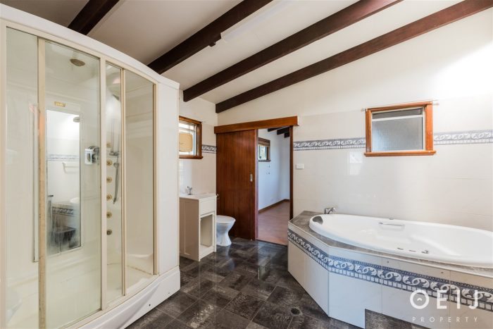 52 Regent Ave Mount Pleasant WA 6153, Australia