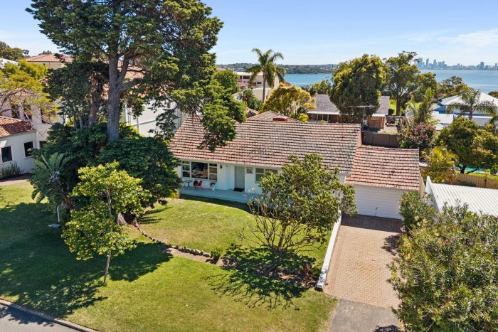 5 Klenk Rd Attadale WA 6156, Australia