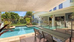 2/4 Stephanie Cl Mudjimba QLD 4564, Australia