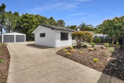 747 David Low Way Mudjimba QLD 4564, Australia