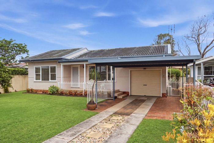 39 Robin Cres Woy Woy NSW 2256, Australia