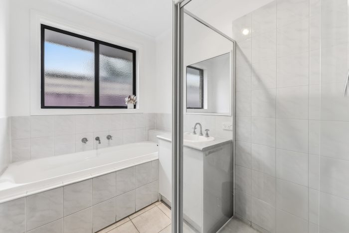 23 Sir Thomas Dr Pakenham VIC 3810, Australia