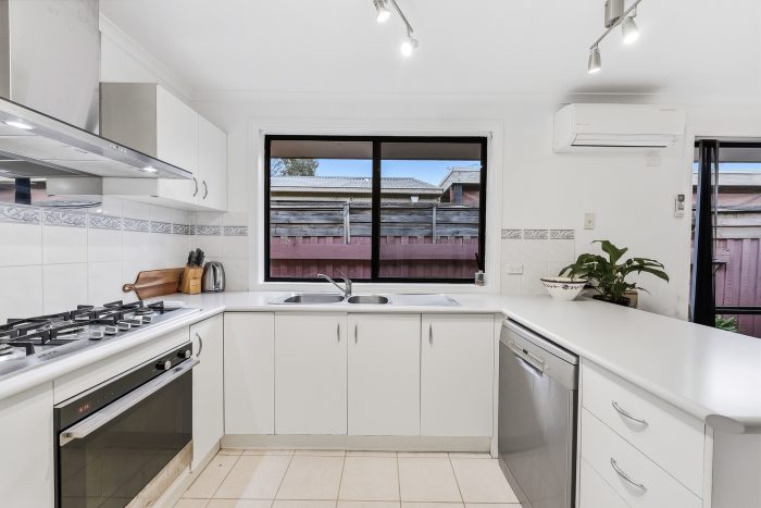 23 Sir Thomas Dr Pakenham VIC 3810, Australia