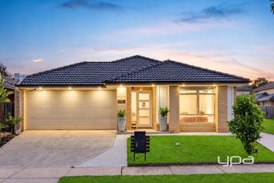 3 Solero Parade Sanctuary Lakes VIC 3030, Australia
