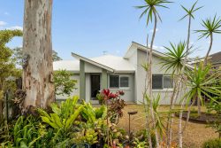 61 Cowie Rd Carseldine QLD 4034, Australia