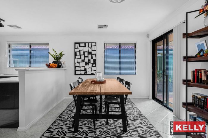Unit 2/181 Surrey Rd Rivervale WA 6103 Australia