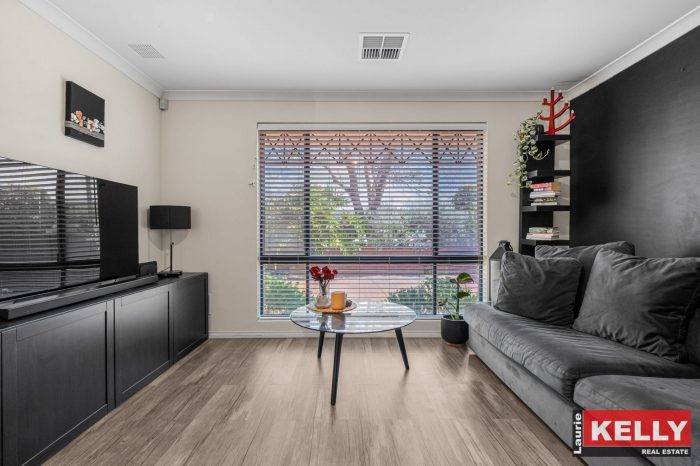 Unit 2/181 Surrey Rd Rivervale WA 6103 Australia