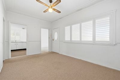27 Trafalgar Ave Woy Woy NSW 2256, Australia
