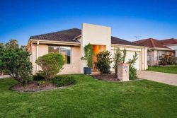 17 Wagner Rd Murrumba Downs QLD 4503, Australia