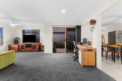 17 Wagner Rd Murrumba Downs QLD 4503, Australia