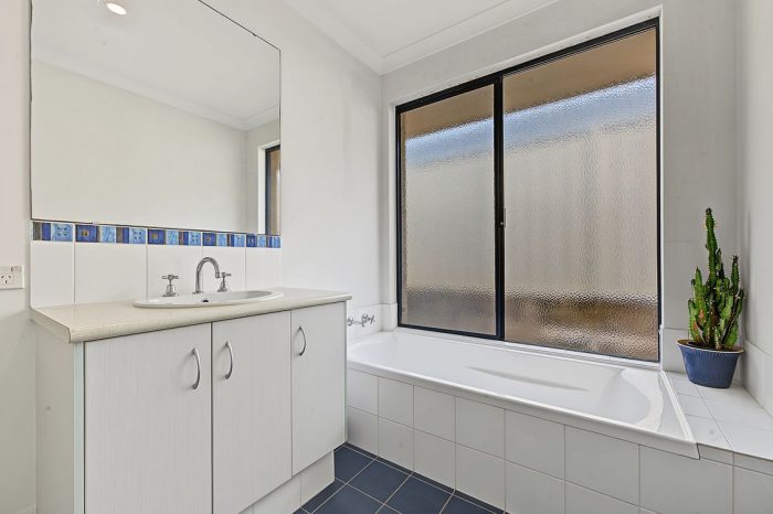 60 Cherry Hills Circle Dunsborough WA 6281, Australia